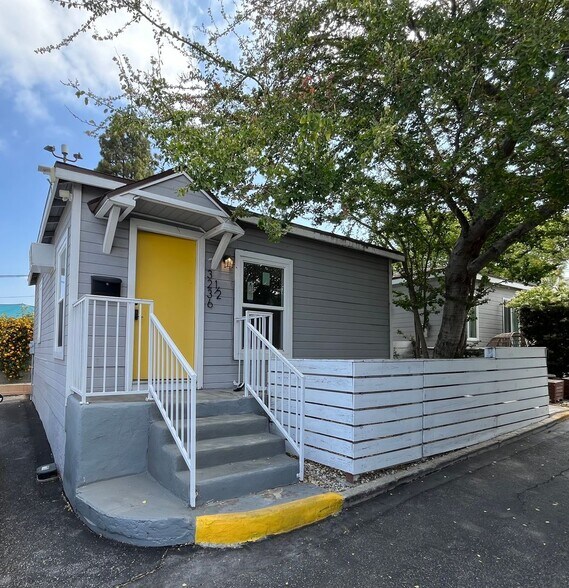 Primary Photo - 3232 Verdugo Rd