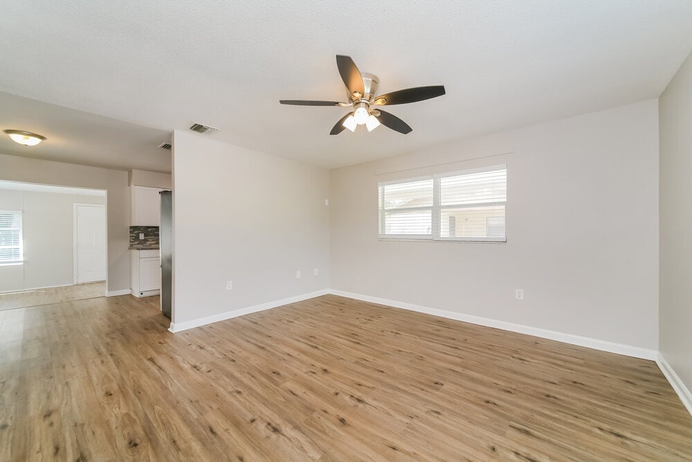 Building Photo - 309 Vaniman Ave