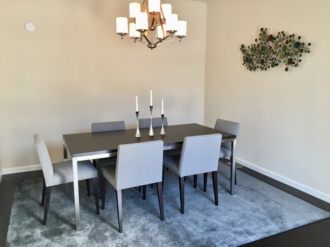 Building Photo - Custom Built Richmond Home for Lease in Fort Collins!