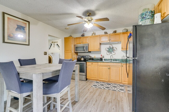 Building Photo - 1111 E Grant St