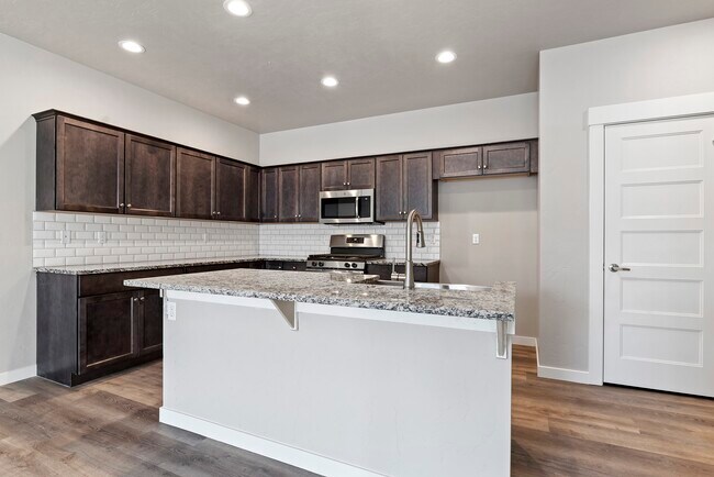 Building Photo - 6330 W Tierra Ln