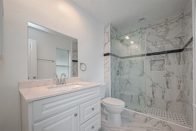 Building Photo - 4431 Duesenberg Dr