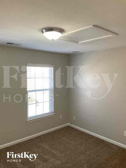 Building Photo - 15625 Troubadour Ln