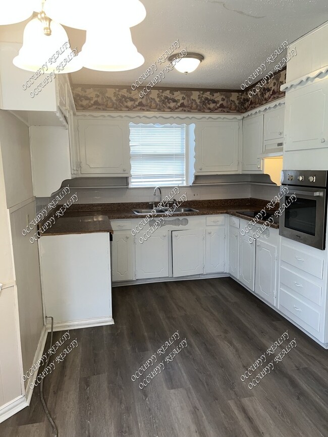 Building Photo - 361 Heirloom Dr