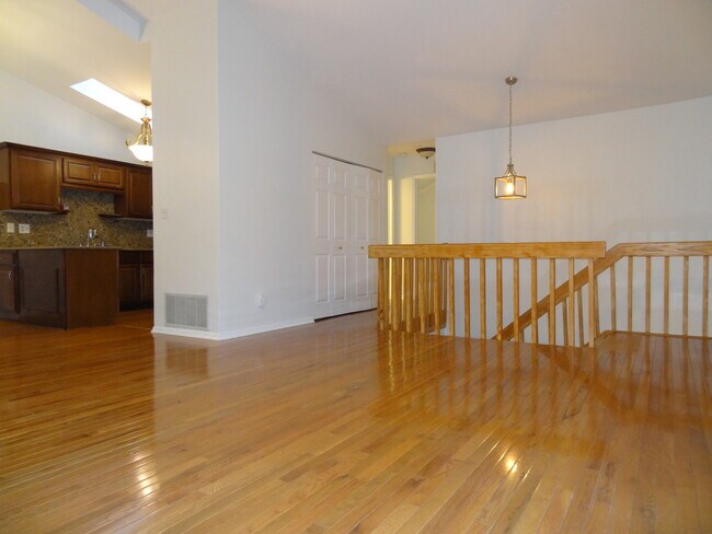 Building Photo - 450 Bridle Trail