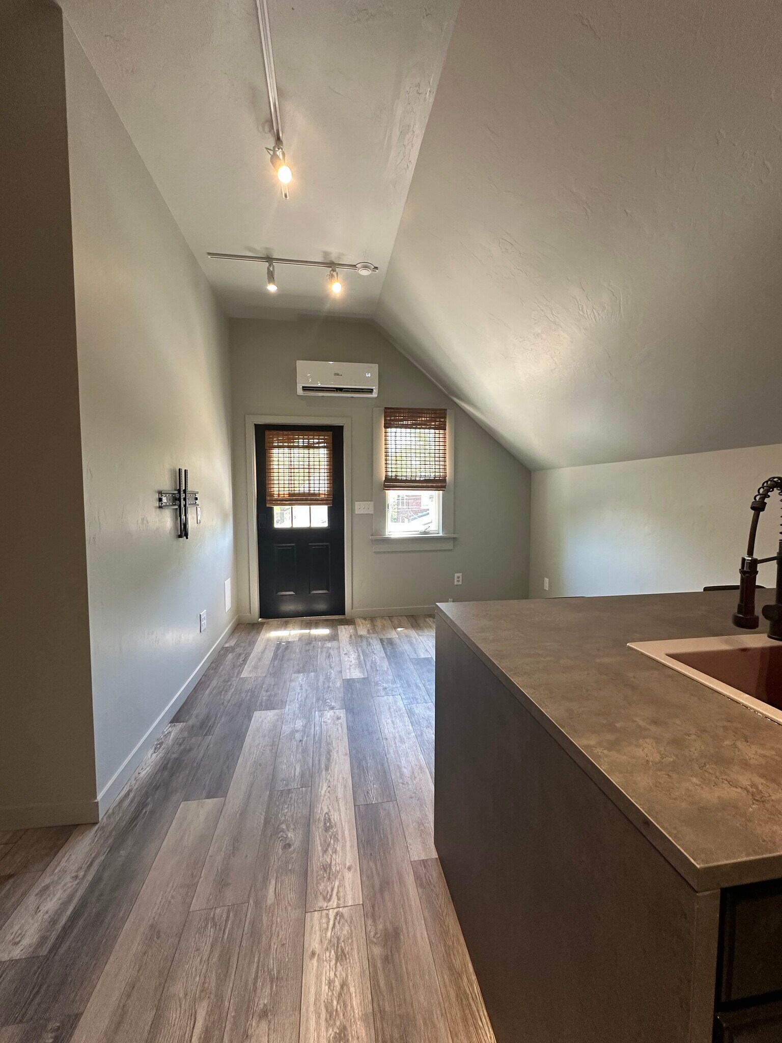 Building Photo - 1413 Wabash Ave