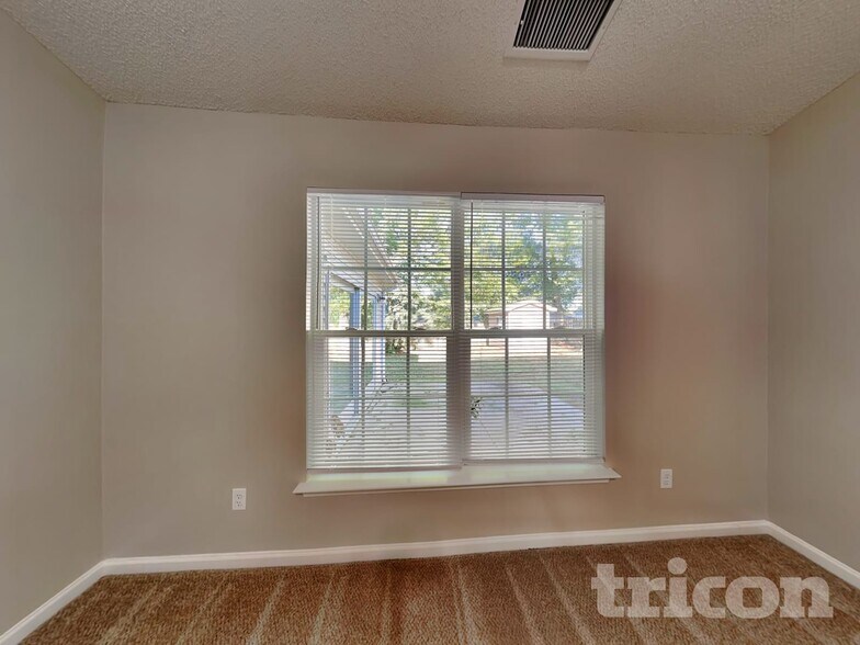 Building Photo - 131 Winborne Dr