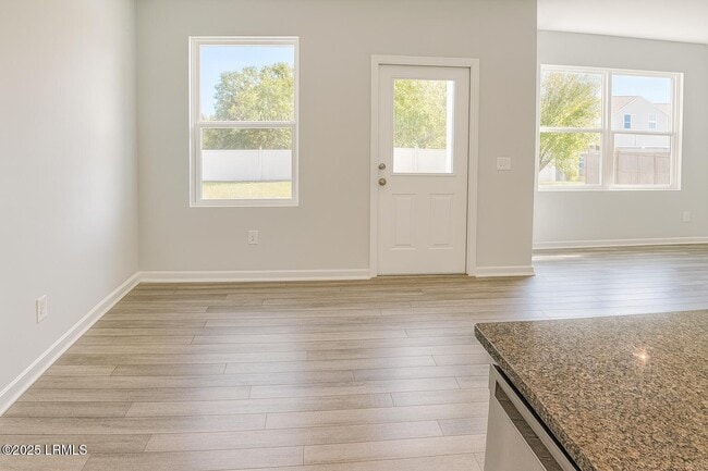 Building Photo - 15 Chauga St