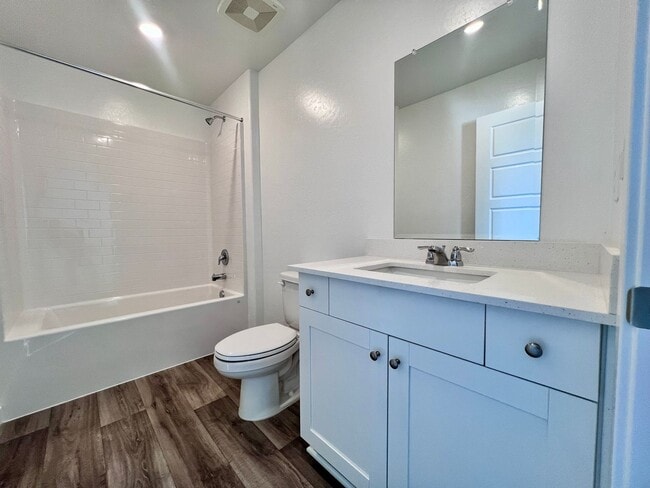 Building Photo - $3195.00 Ashlan & Highland, 5 Bedroom House - Buckingham Ave, Clovis - Solar Panels