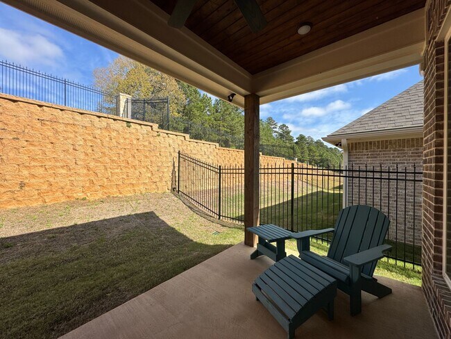 Building Photo - 9248 Villas Ct