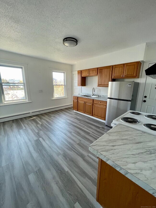 Building Photo - 46 George St