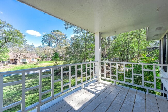 Building Photo - 26715 Maplewood Dr