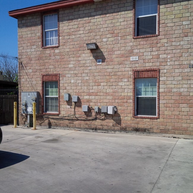 Plum Apartments 418 W Plum St Laredo TX 78040 Apartment Finder