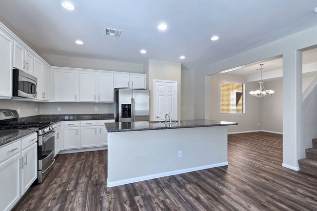 Building Photo - 5389 Hollymead Dr