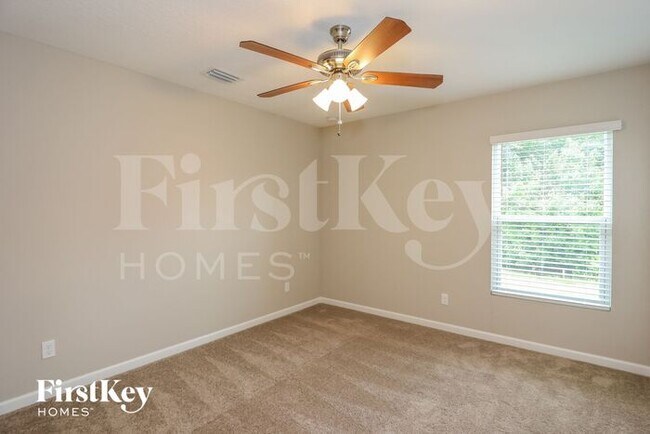 Building Photo - 1573 SW Bermel Ave