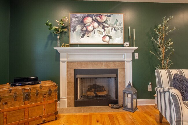 Building Photo - Beautiful 3 Bed/2.5 Bath Home with garage in Jonesborough