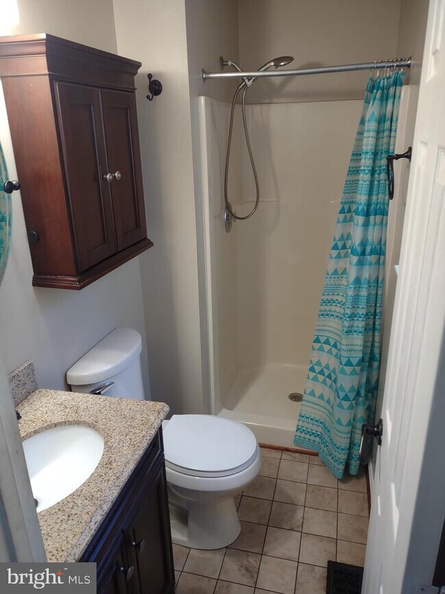Building Photo - 351 Skyview Dr
