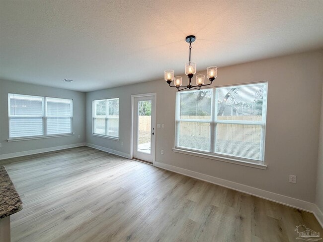 Building Photo - 8049 Westpointe Ln