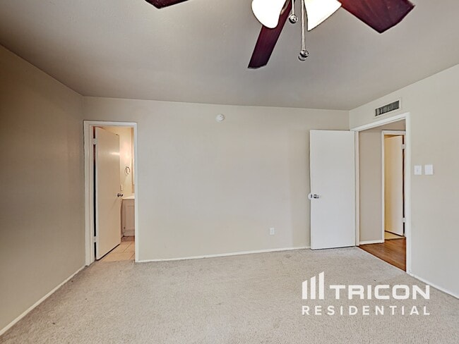 Building Photo - 3833 O'Hare Dr