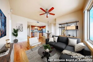 Building Photo - 215 Center St