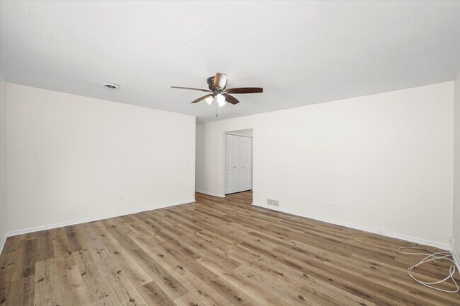 Building Photo - Updated 3-Bed/2-Bath Home with A Deck, Gar...