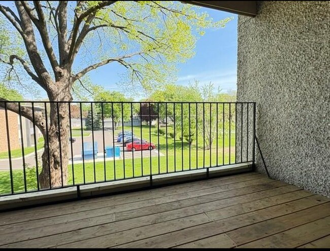 Building Photo - 4110 Eagan Apt 221