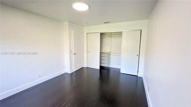 Building Photo - 3767 Oak Ridge Cir