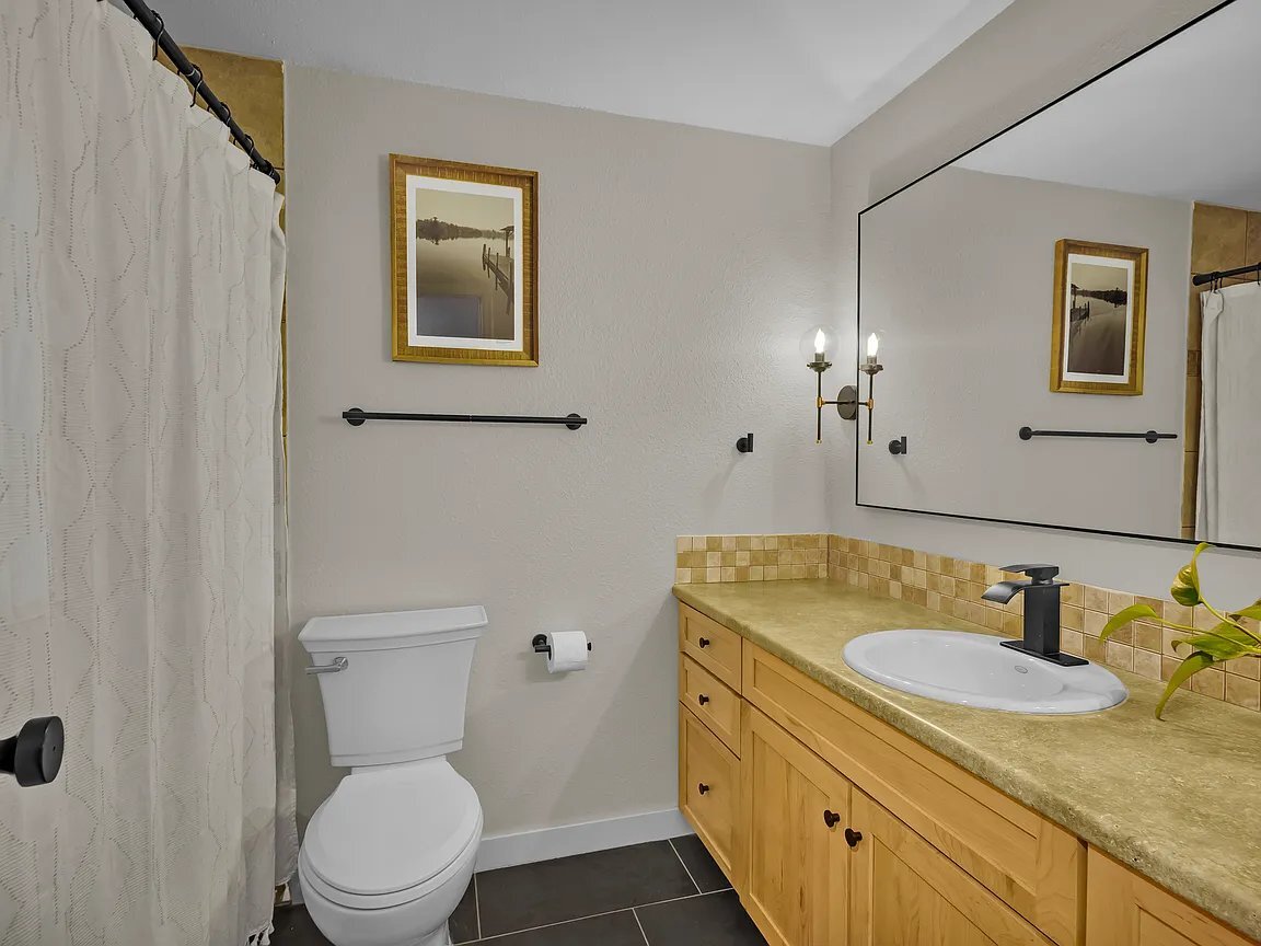 Building Photo - 1319 S Lincoln St