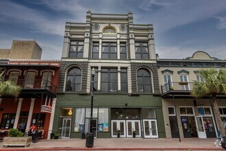 Building Photo - 2111 Postoffice St