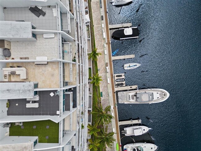 Building Photo - 2950 NE 188th St