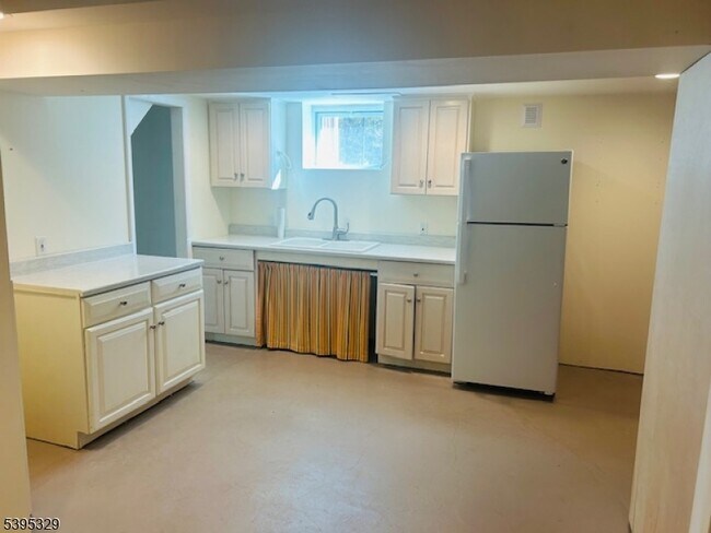 Building Photo - 120 Parsippany Rd