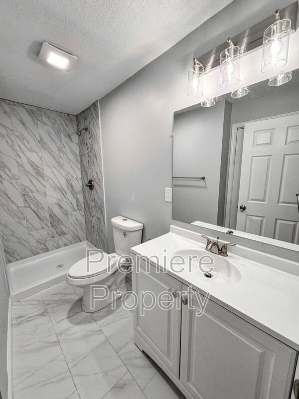 Building Photo - 1107 W 27th St S