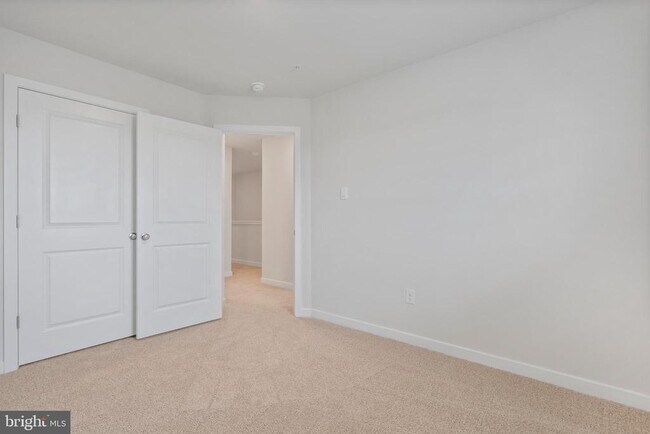 Building Photo - 16628 Green Glade Dr