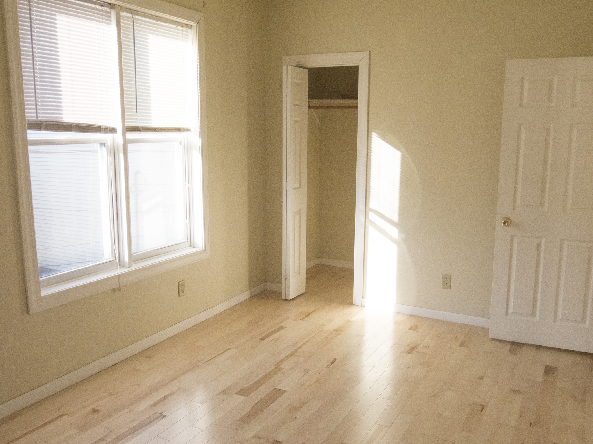 Bedroom 1 with walk-in closet - 724 E Center St