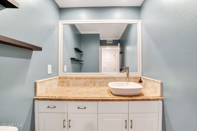 Building Photo - 2995 Dogwood Cir