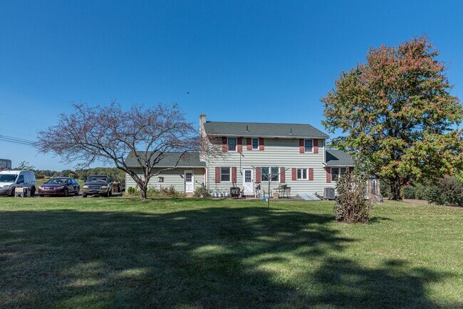 Building Photo - **Charming Colonial in Picturesque Lower Milford Township**