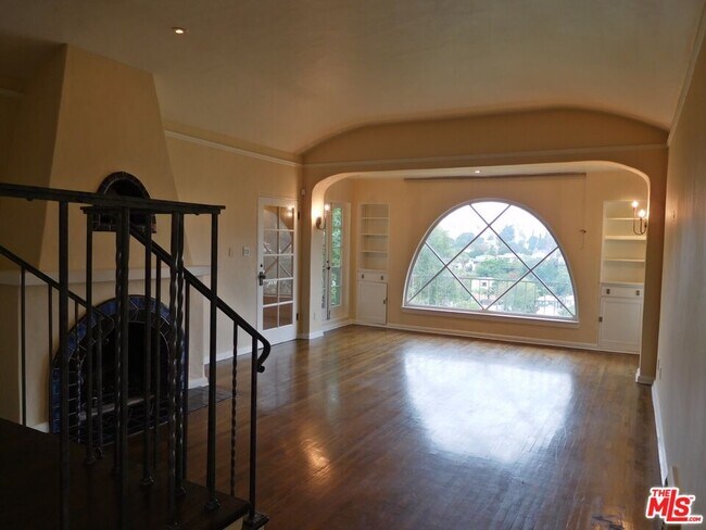 Building Photo - 1621 Silverwood Terrace