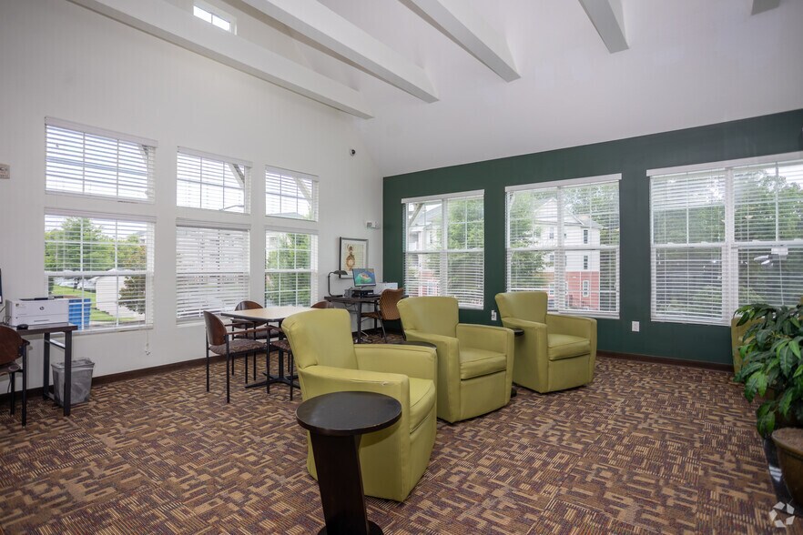 Primary Photo - Walden Station Apts