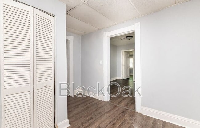 Building Photo - 917 Watt St