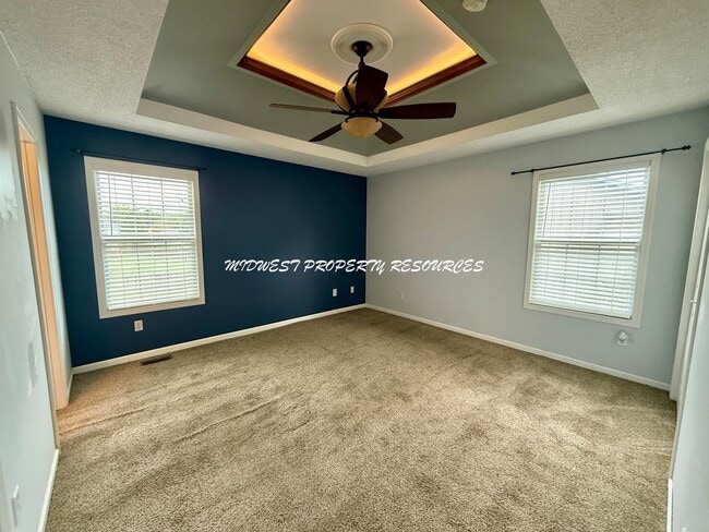 Building Photo - Lee's Summit Schools! 3 Bedroom/2.5 Bath H...