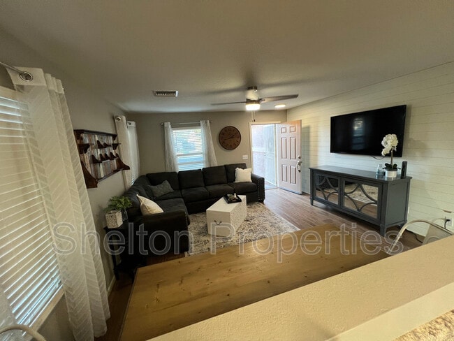 Building Photo - 15439 W Cortez St