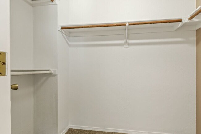 Building Photo - 18010 Becket Dr