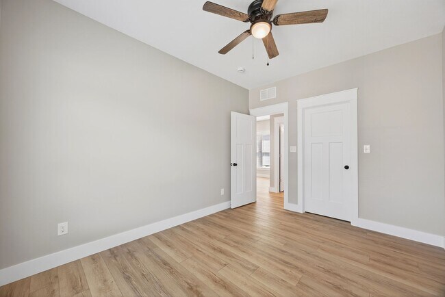 Building Photo - 1204 N College Ave