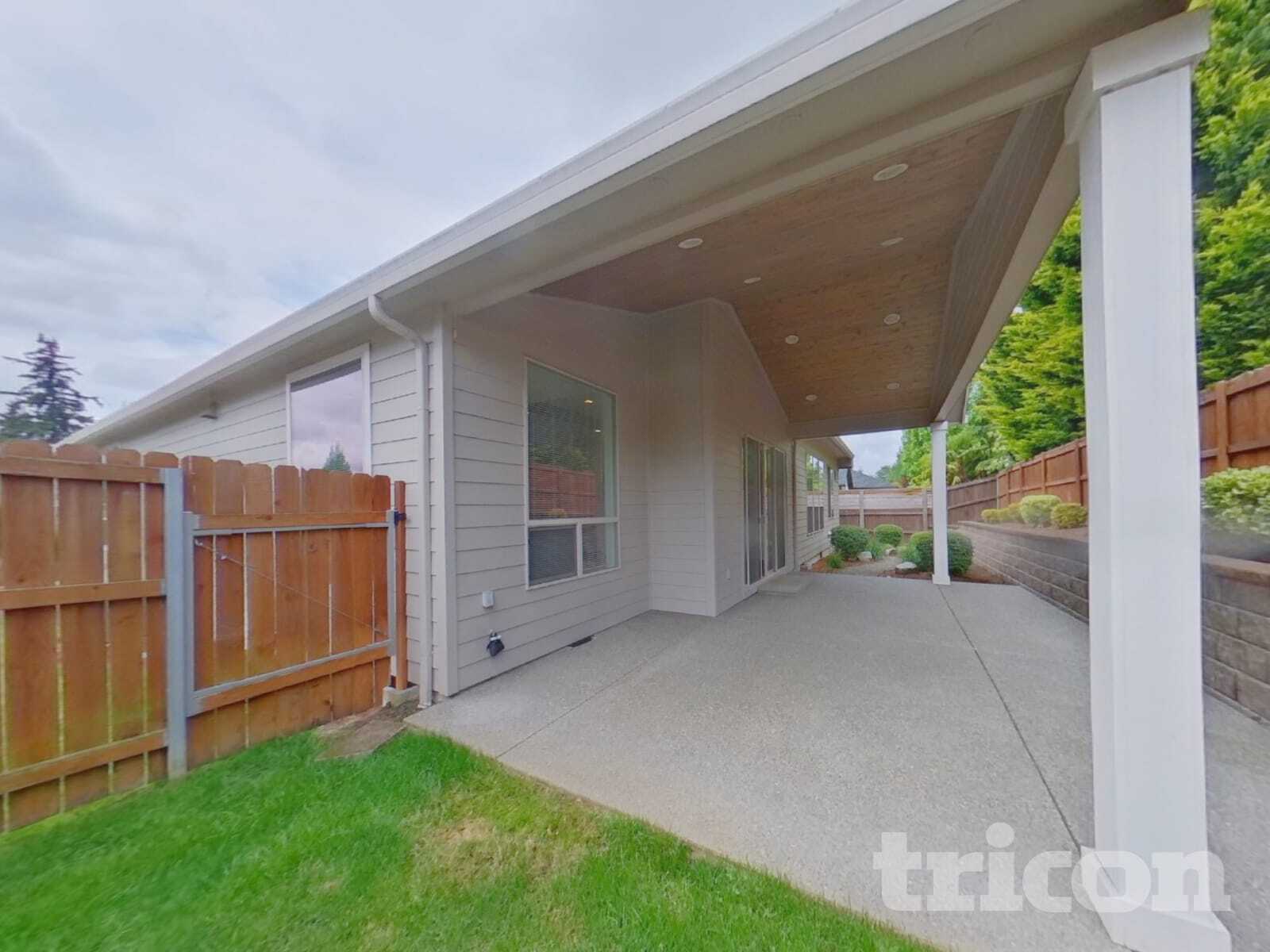 Building Photo - 2604 NE 175th St