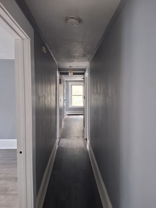 Building Photo - 143 Edgewood St