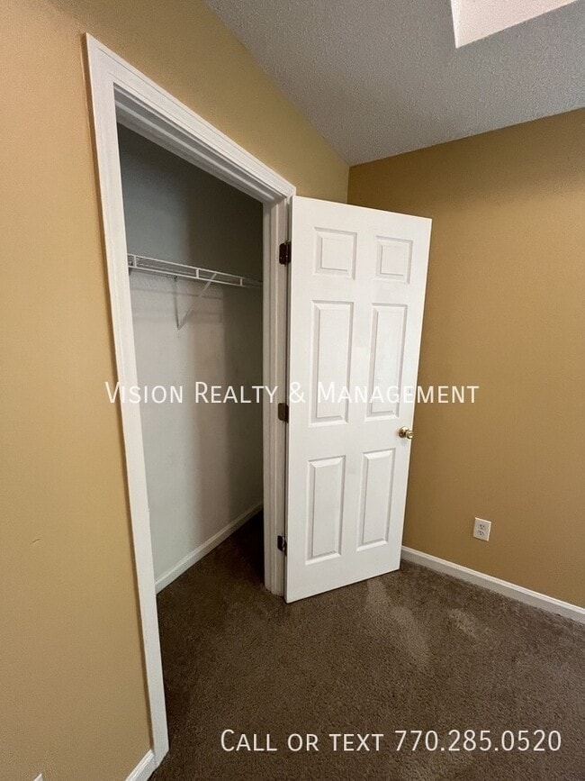 Building Photo - 4694 Glider Cir