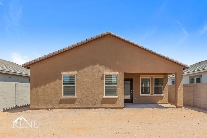 Building Photo - 35411 W San Capistrano Ave