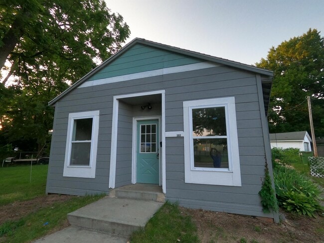 Building Photo - 307 E Telegraph St