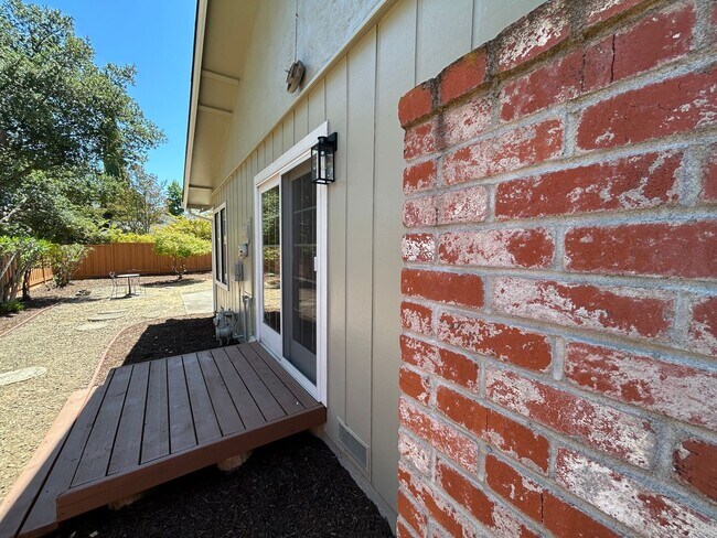 Building Photo - 3BR/2BA Single-Story Home in Walnut Creek’...
