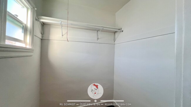 Building Photo - 1527-1529-Elm